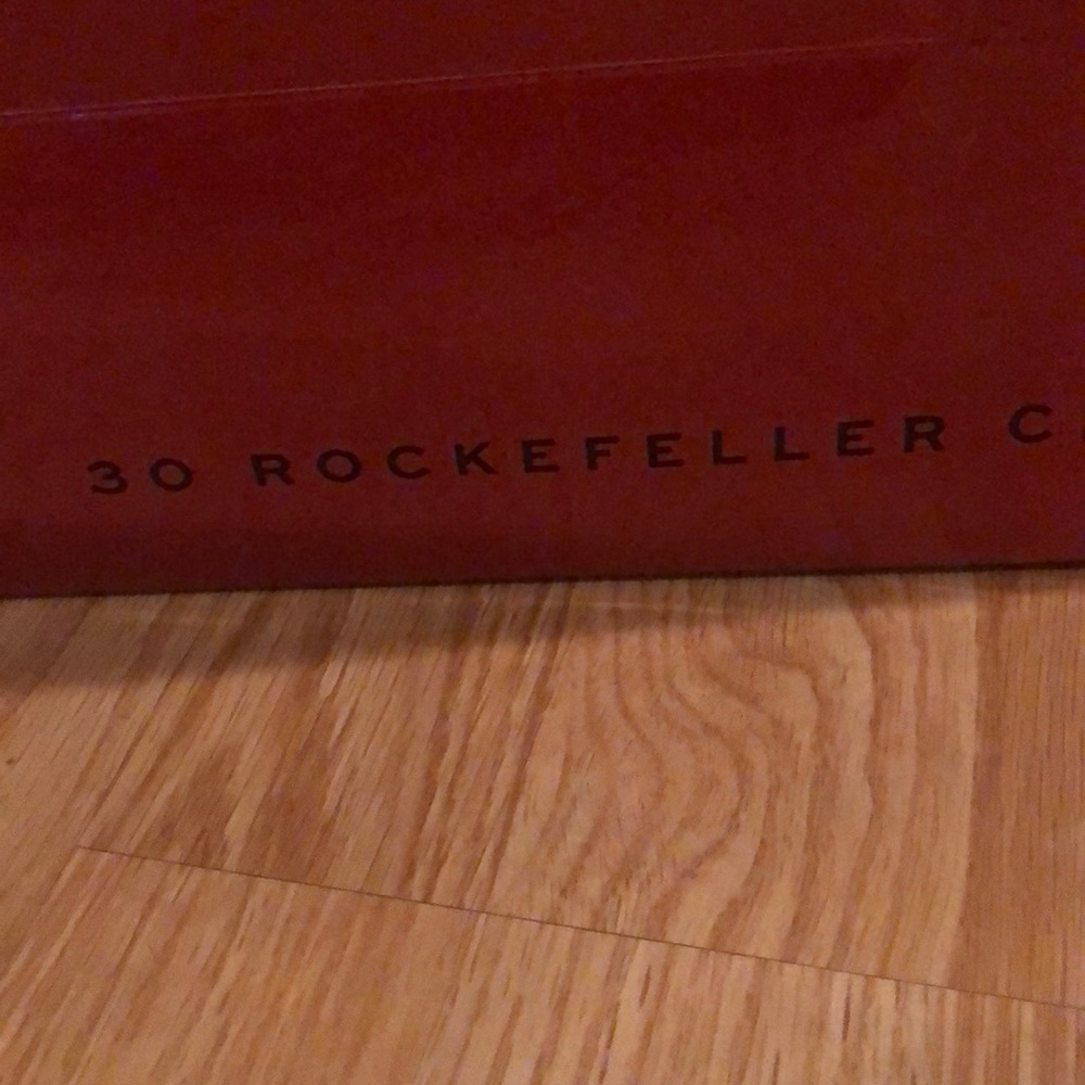 30 Rockefeller Center F.A.O Bag - Picture 2 of 3